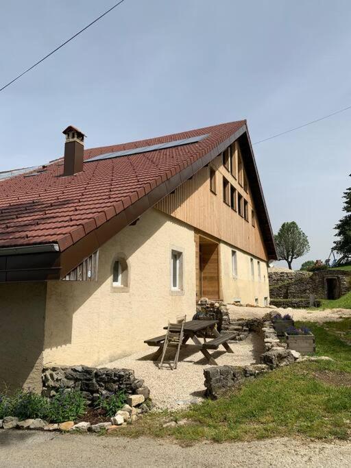 Ancienne Ferme Comtoise 4 Etoiles, 11 Personnes Lac St-Point/Mont D'Or Montperreux Exterior foto